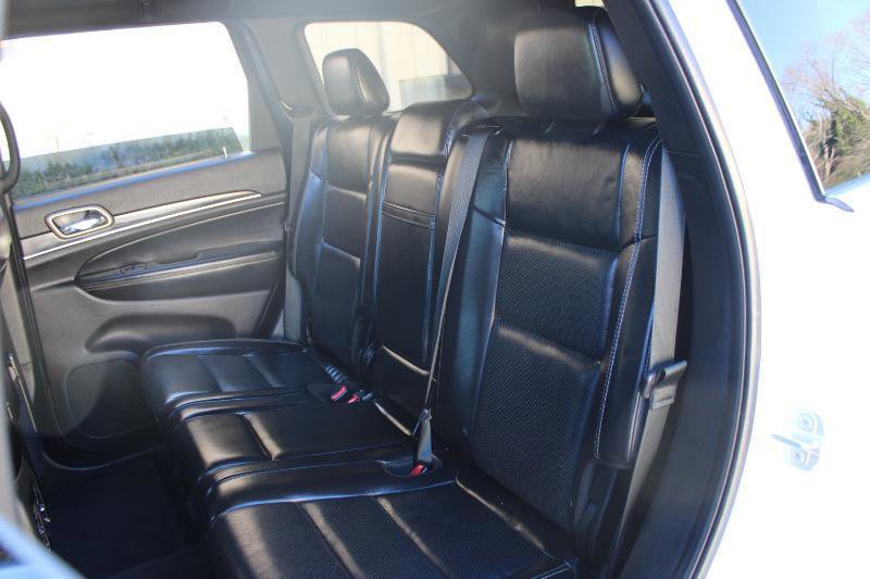 Used 2017 Jeep Grand Cherokee Limited w/ Luxury Group II RWD image 14