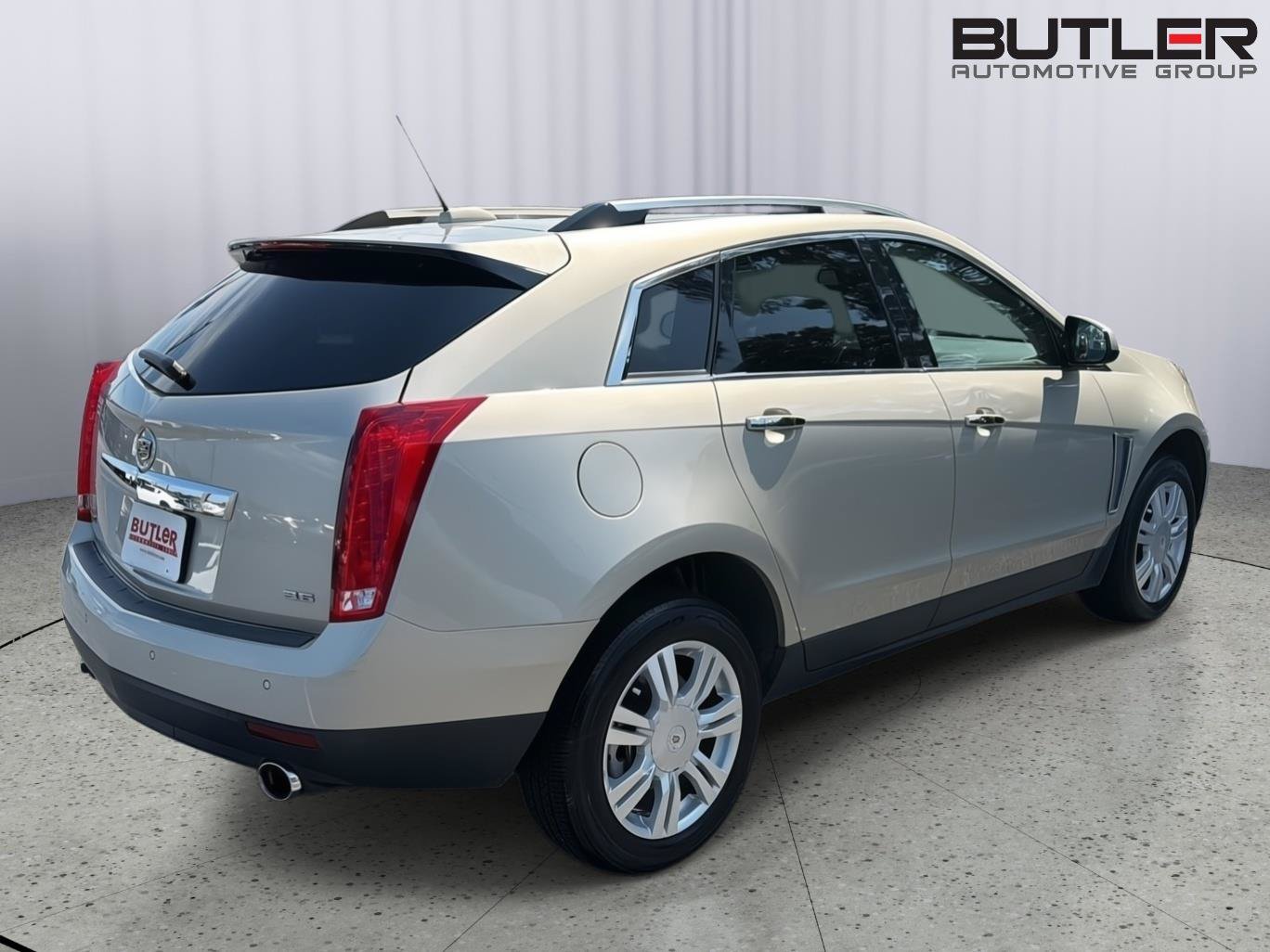 Used 2016 Cadillac SRX Luxury w/ Driver Awareness Package FWD image 6