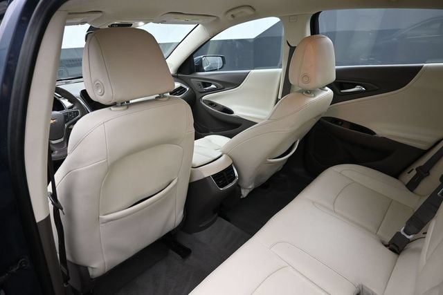 Used 2020 Chevrolet Malibu LT w/ Leather Package FWD image 7