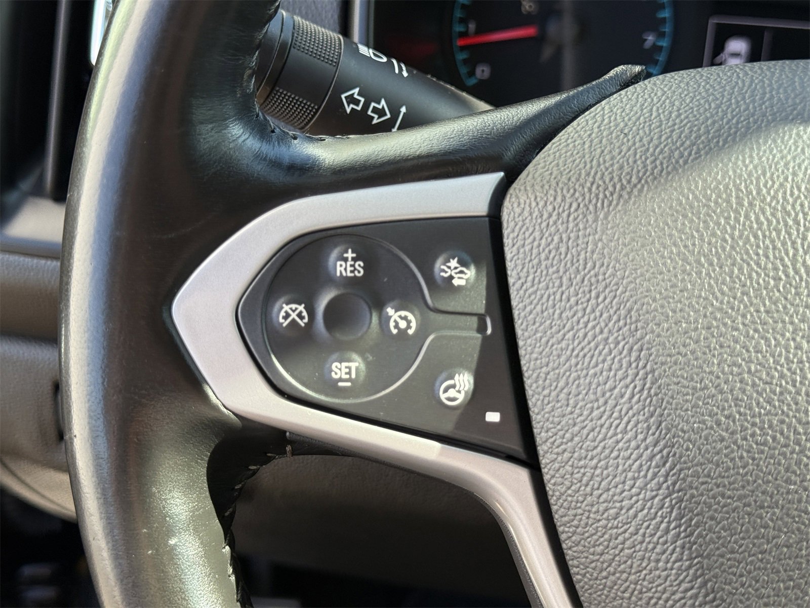 Used 2021 Chevrolet Colorado LT w/ Safety Package image 24