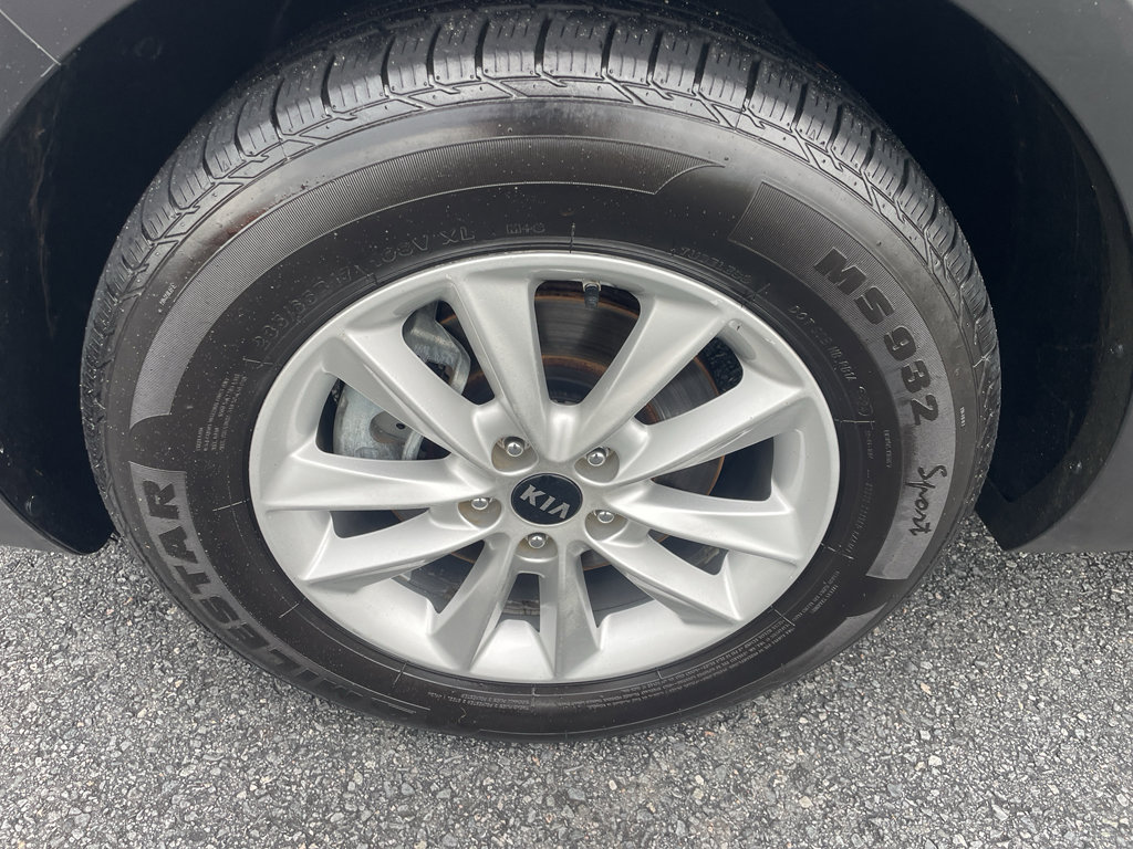 Used 2019 Kia Sorento FWD V6 image 27