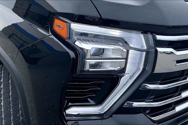 Used 2024 Chevrolet Silverado 2500 LTZ w/ LTZ Premium Package image 31