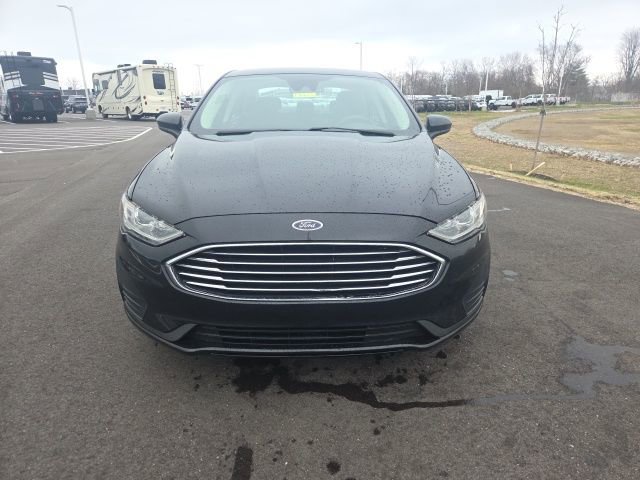 Used 2020 Ford Fusion SE image 3