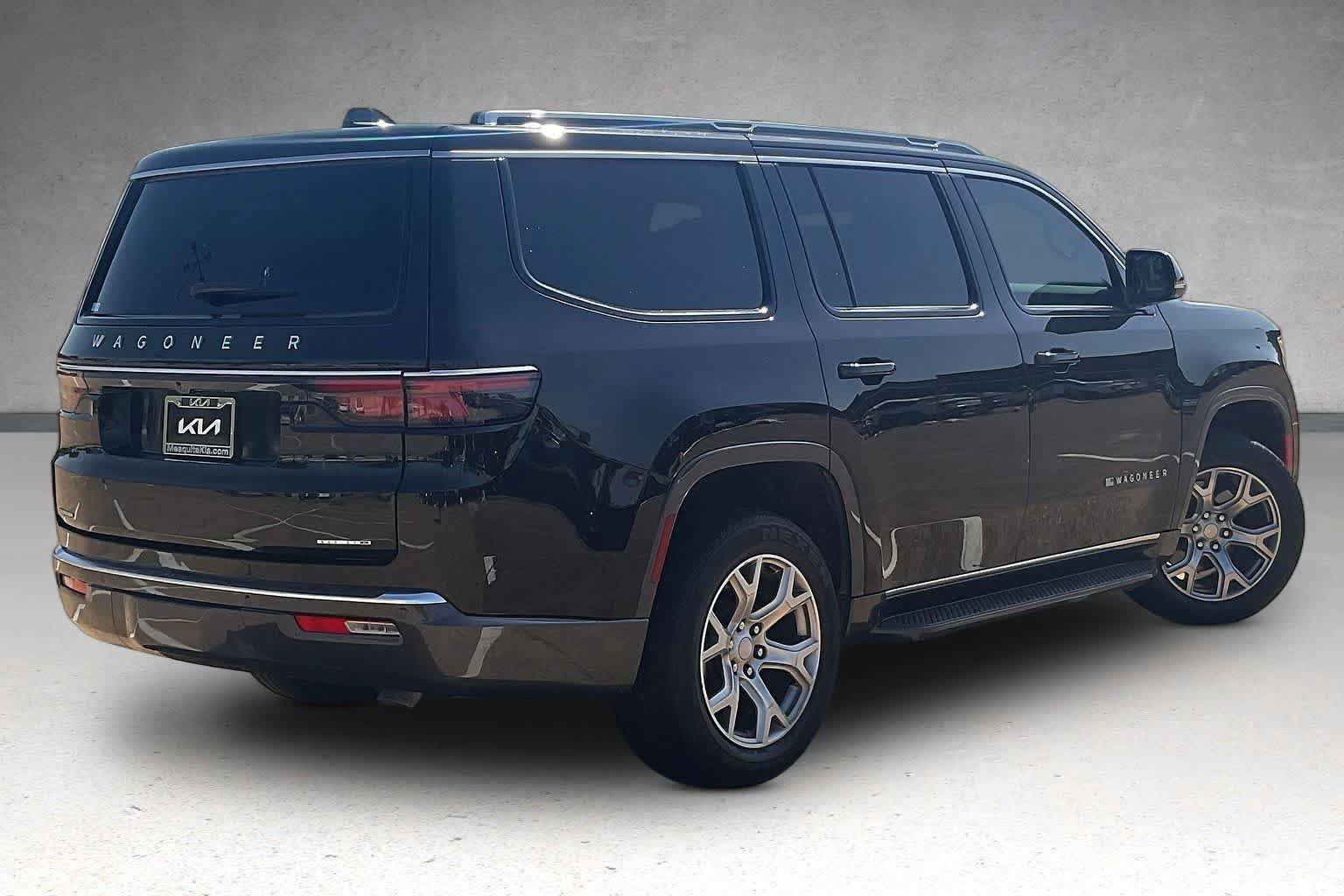Used 2022 Jeep Wagoneer Series II AWD/4WD image 21