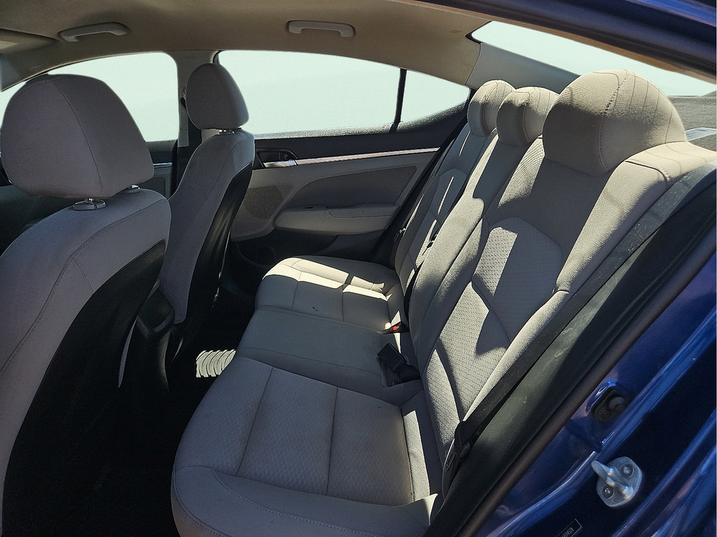 Used 2020 Hyundai Elantra SEL w/ Winter Weather Package FWD image 10