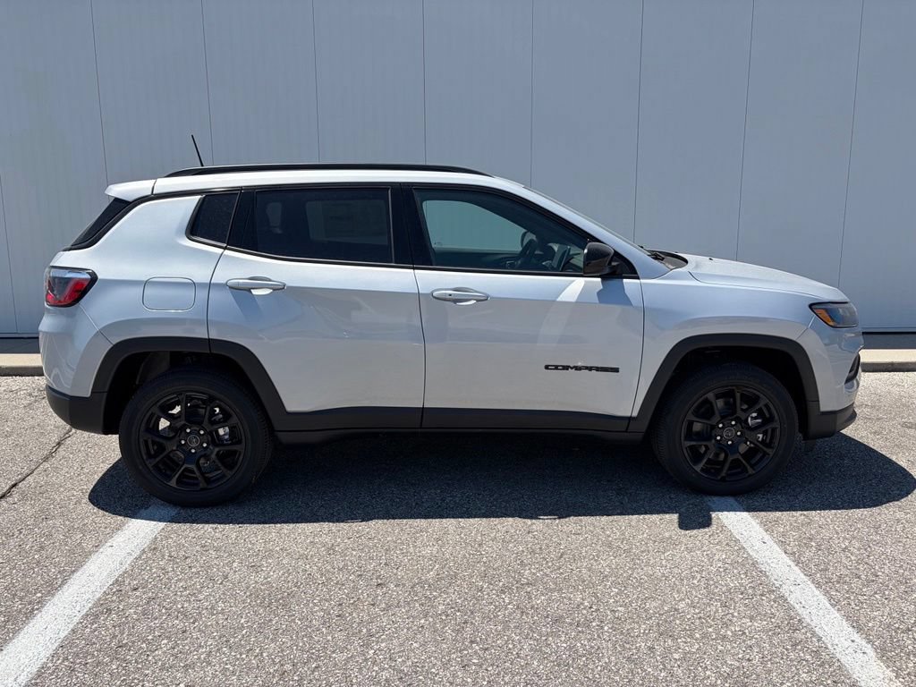New 2026 Jeep Compass Latitude AWD/4WD image 9