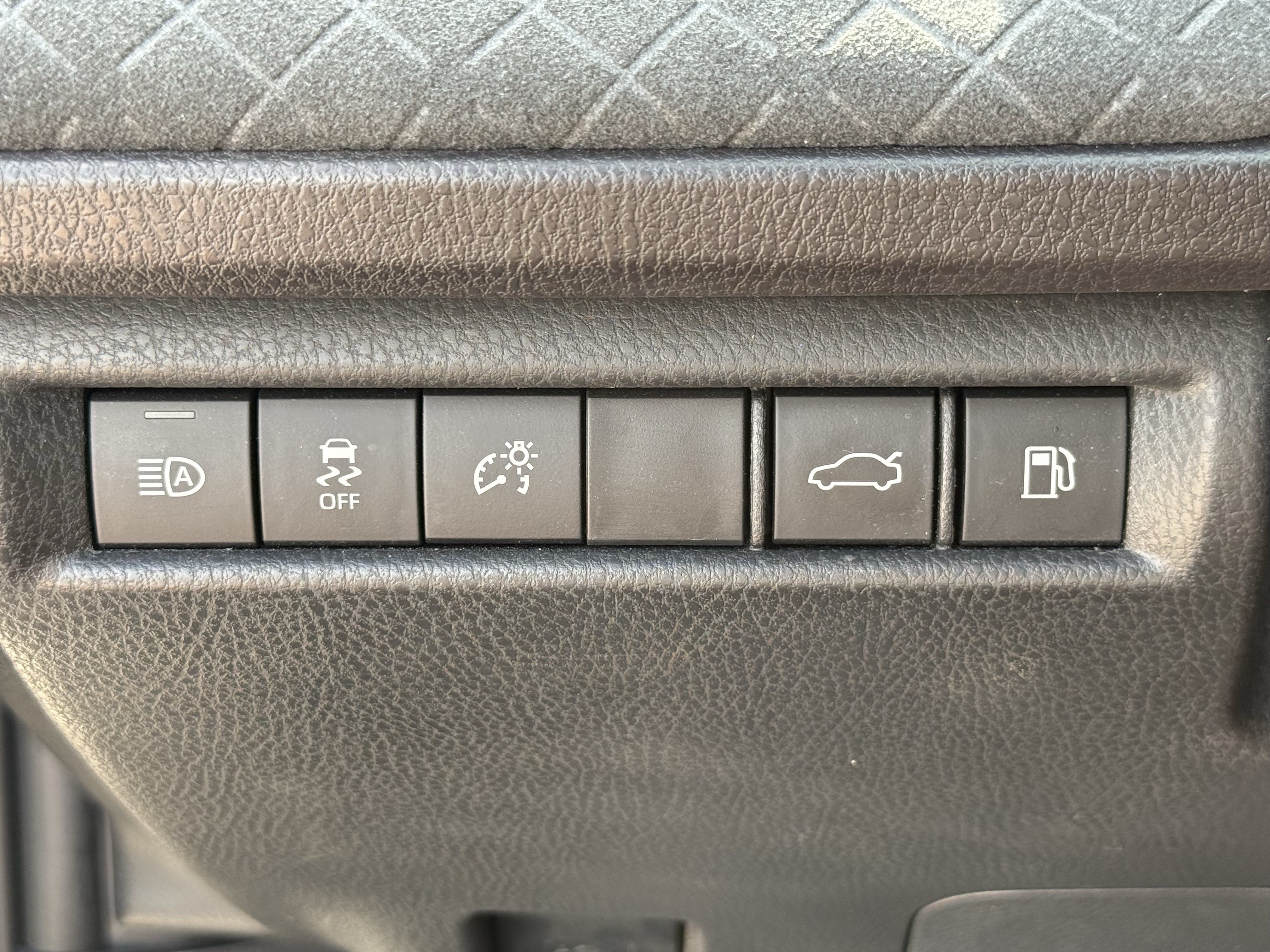 Used 2025 Toyota Camry XLE FWD image 26