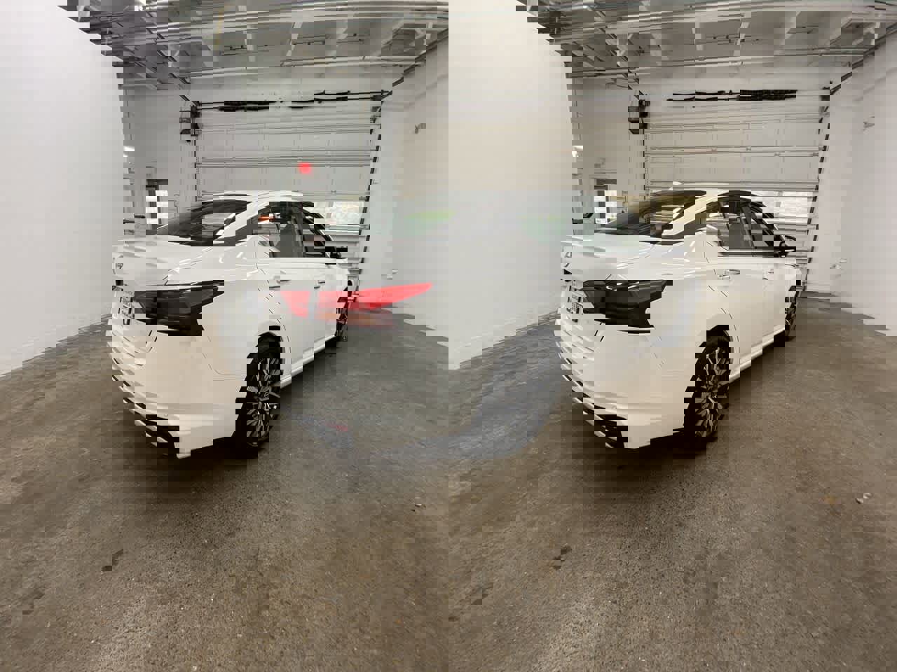 Used 2025 Nissan Altima 2.5 SV image 6