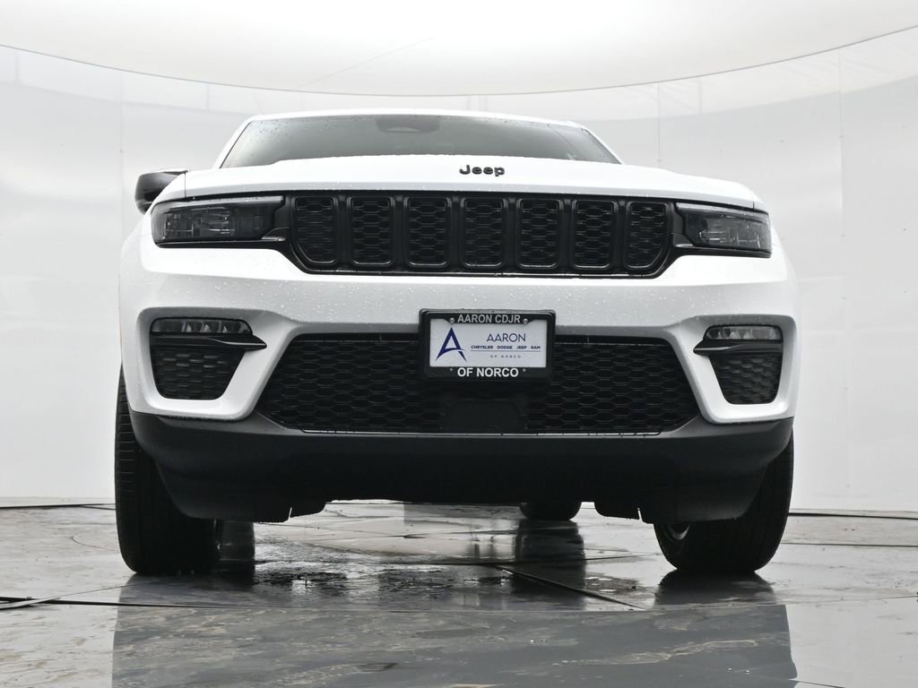 New 2025 Jeep Grand Cherokee Limited w/ Black Appearance Package image 51