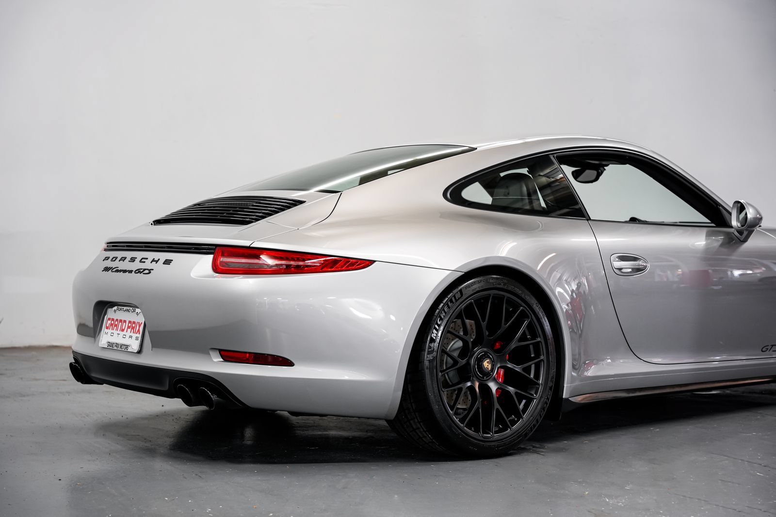 Used 2015 Porsche 911 Carrera GTS RWD image 37