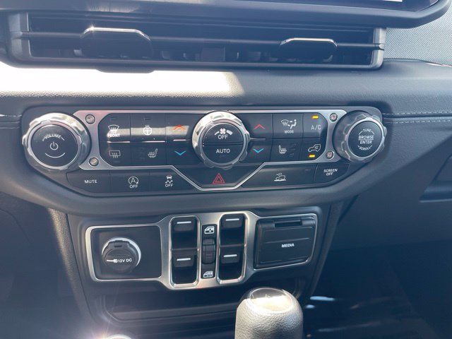 Used 2024 Jeep Wrangler Unlimited Sahara AWD/4WD image 7