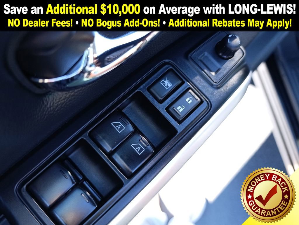 Used 2024 Nissan Titan SV w/ SV Convenience Package image 16