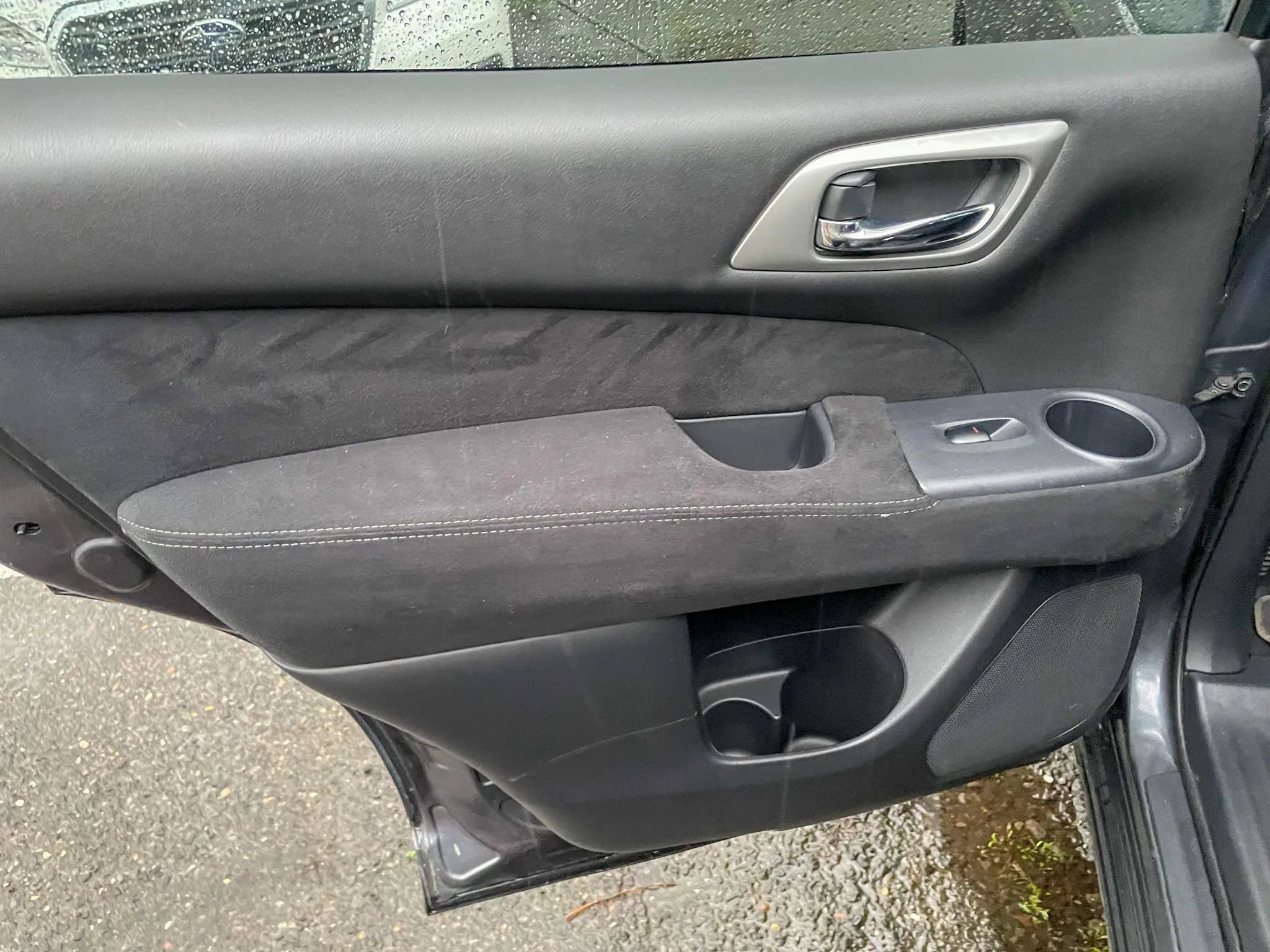 Used 2014 Nissan Pathfinder S image 28