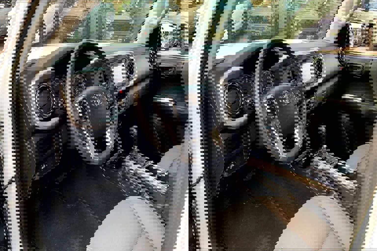 Used 2017 Toyota Tacoma SR5 w/ Tow Package image 17