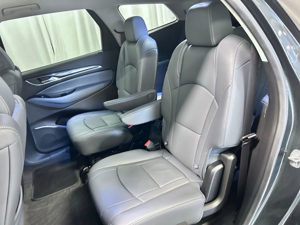 Used 2019 Buick Enclave Essence image 19