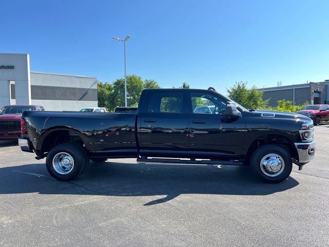 New 2026 RAM 3500 Tradesman AWD/4WD image 8