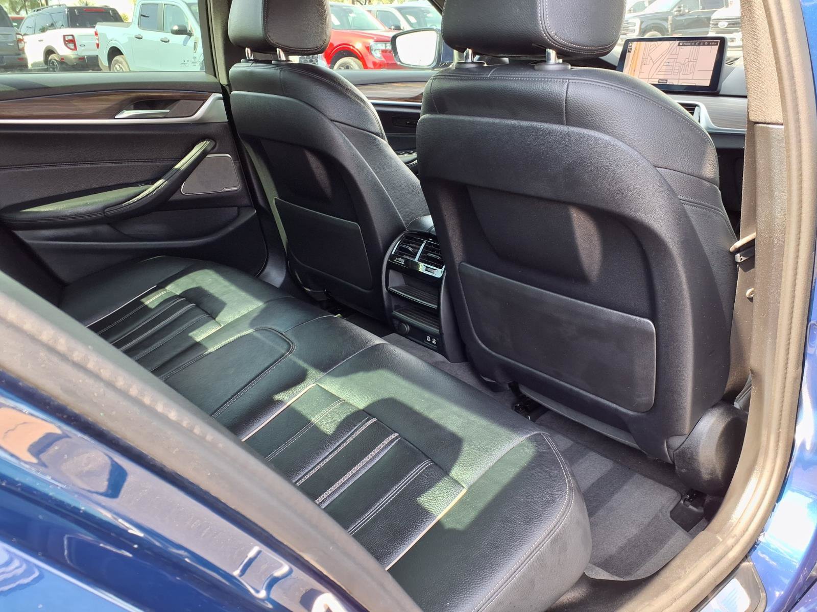 Used 2021 BMW 530e w/ M Sport Package RWD image 13