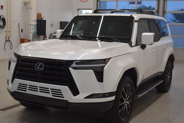 Used 2024 Lexus GX 550 w/ Cold Area Package AWD/4WD image 9