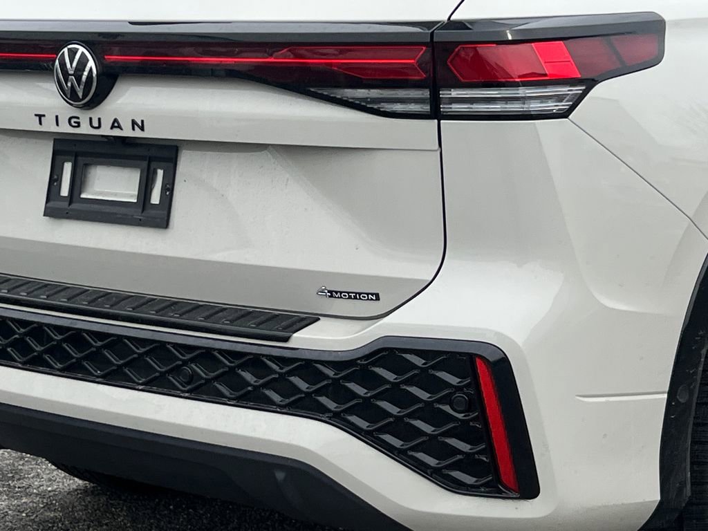 New 2026 Volkswagen Tiguan SE R-Line image 5