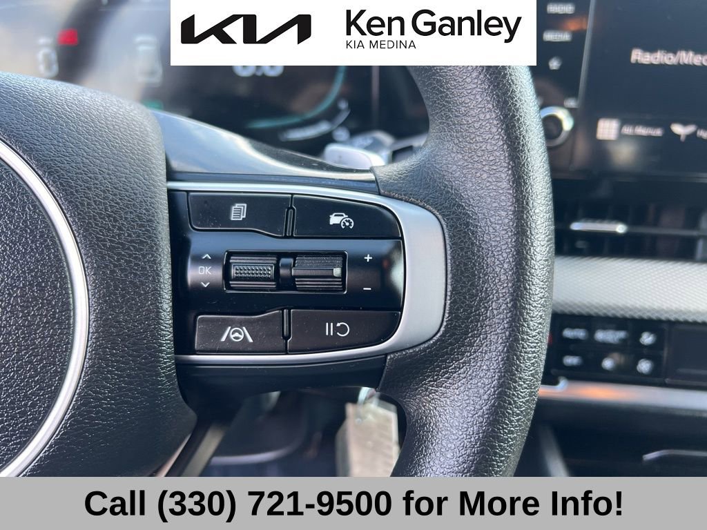 Certified 2025 Kia Sportage LX image 32