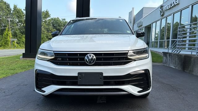 Used 2023 Volkswagen Tiguan SE R-Line AWD/4WD image 2