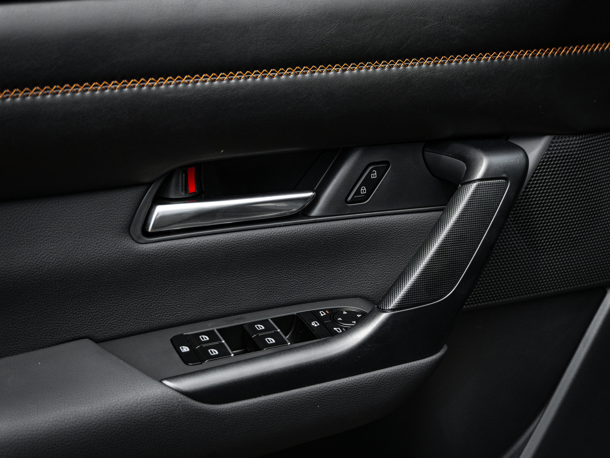 Used 2025 MAZDA CX-50 2.5 Hybrid w/ Weather Package image 15