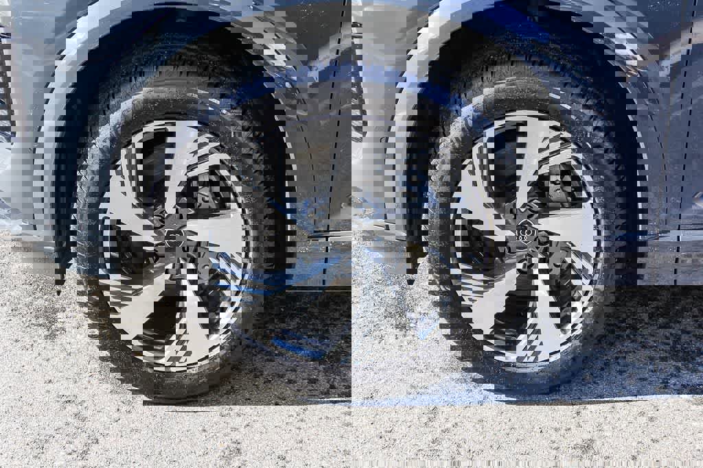 Used 2025 Audi Q6 e-tron Premium w/ Convenience Package image 9