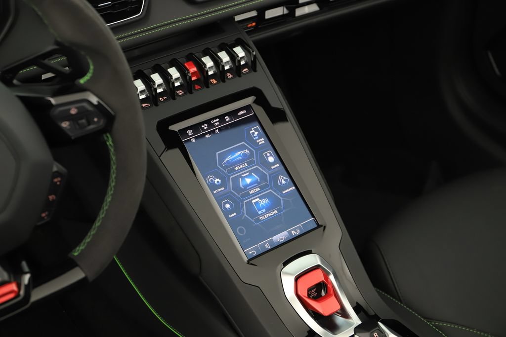 Used 2022 Lamborghini Huracan EVO RWD image 18