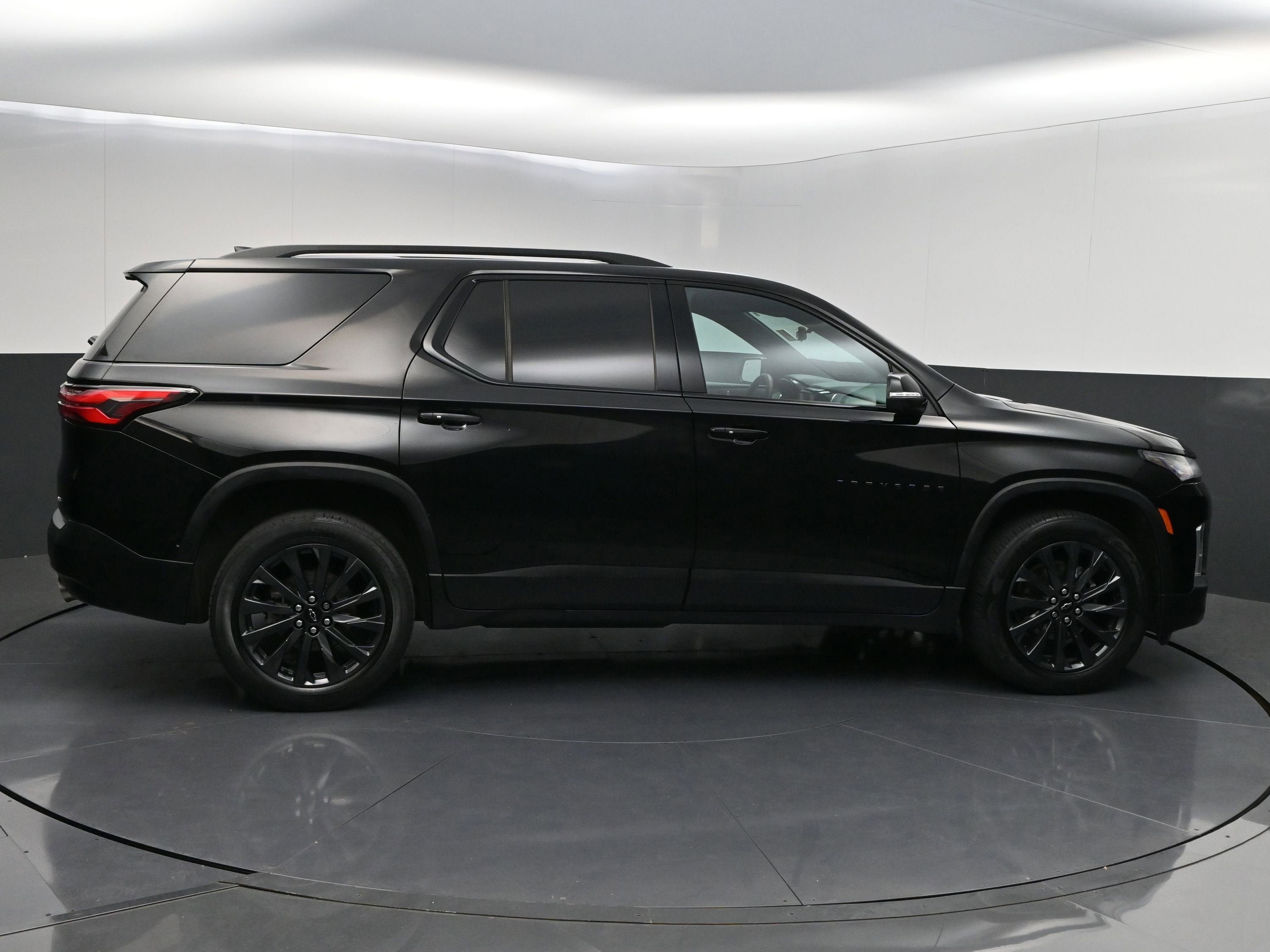 Used 2023 Chevrolet Traverse RS AWD/4WD image 8