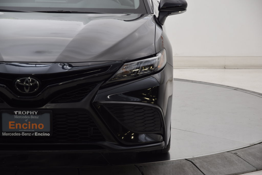 Used 2024 Toyota Camry SE w/ Convenience Package FWD image 9