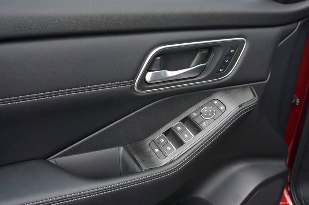 New 2026 Nissan Rogue Platinum image 32