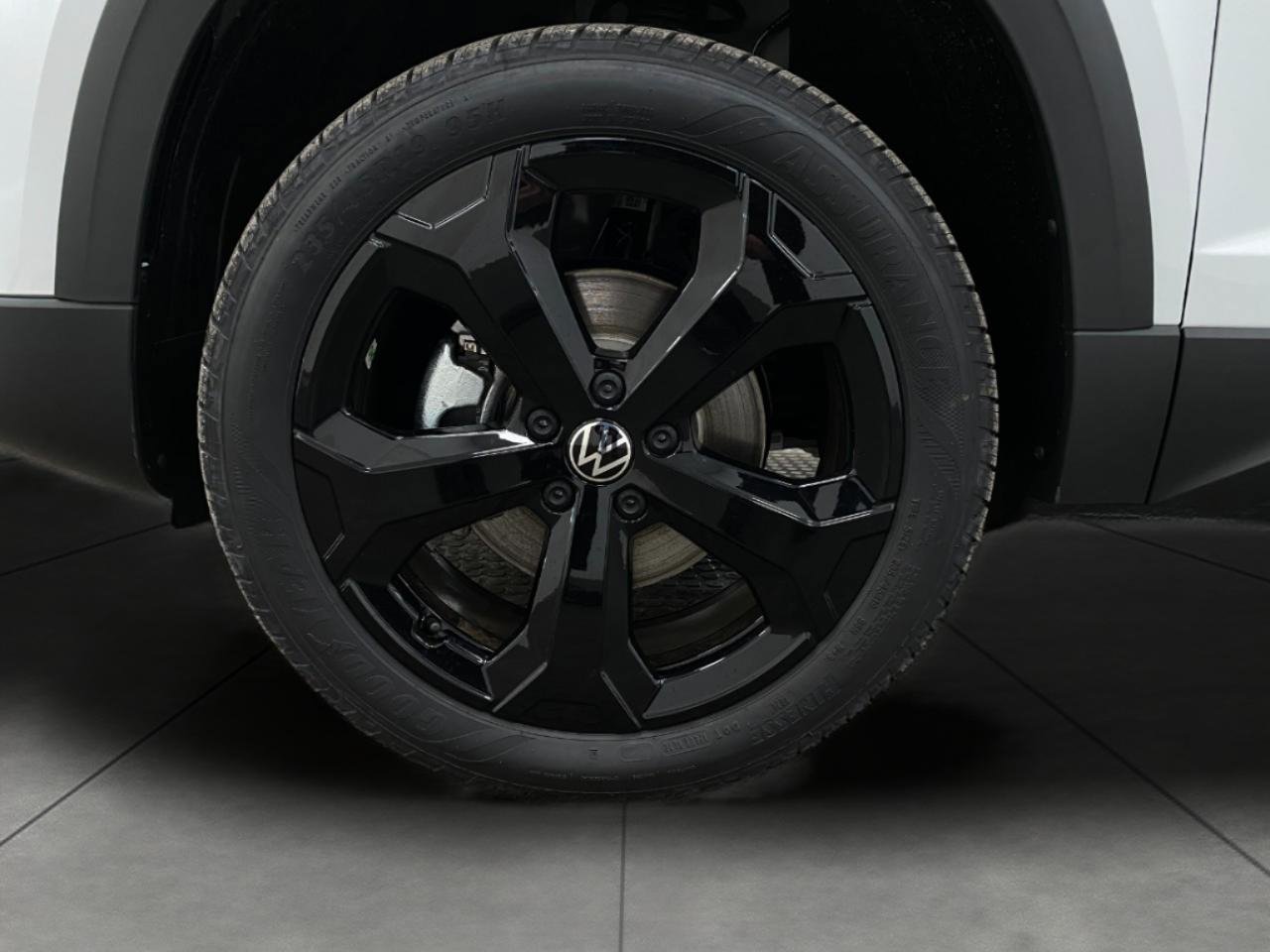 New 2026 Volkswagen Taos SE AWD/4WD image 11