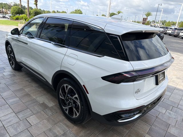 New 2026 Lincoln Nautilus Premier AWD/4WD image 4