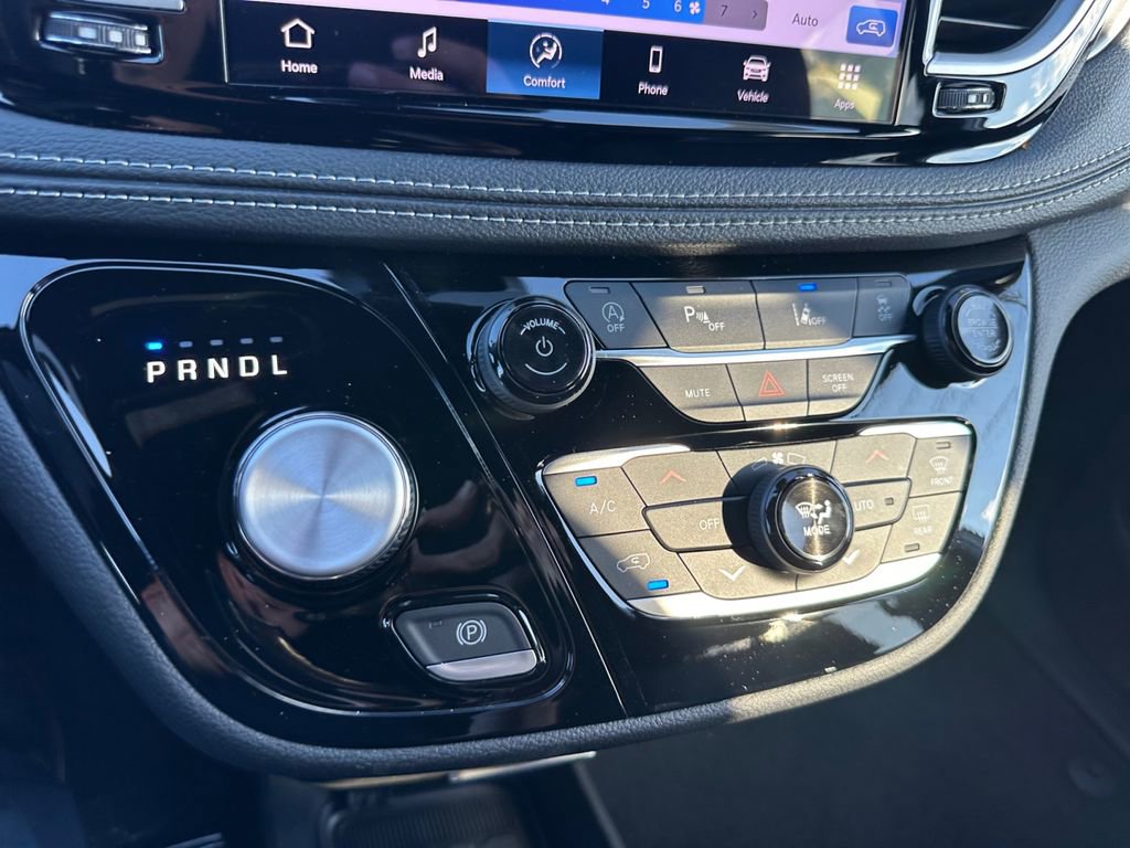 New 2026 Chrysler Pacifica Select image 20
