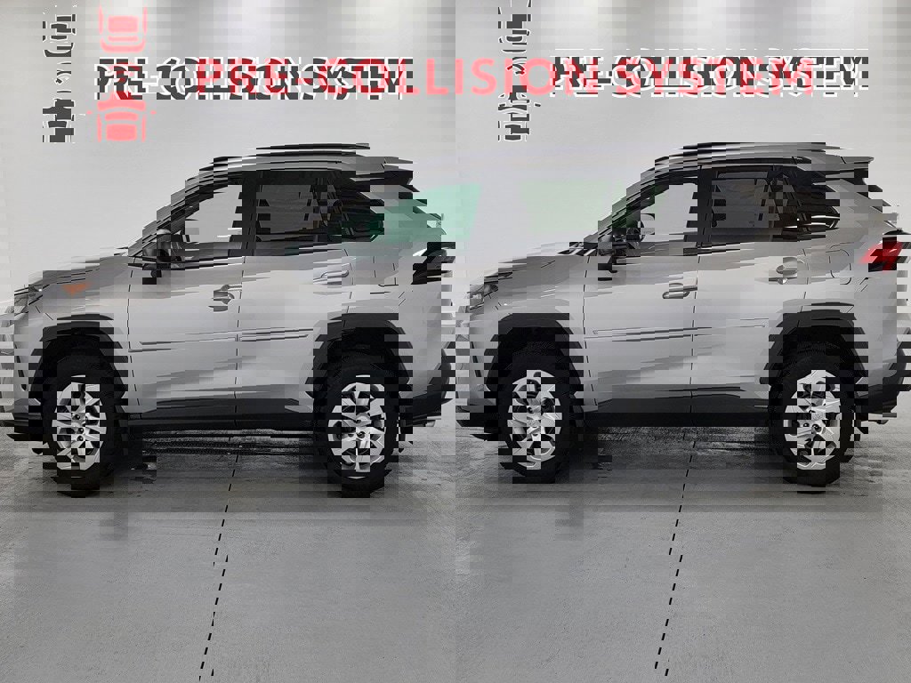 Used 2021 Toyota RAV4 LE image 6