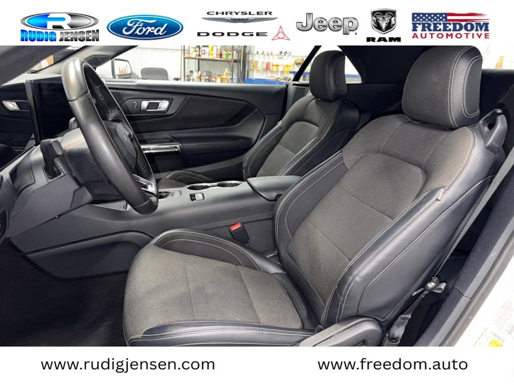 Used 2024 Ford Mustang Convertible image 11