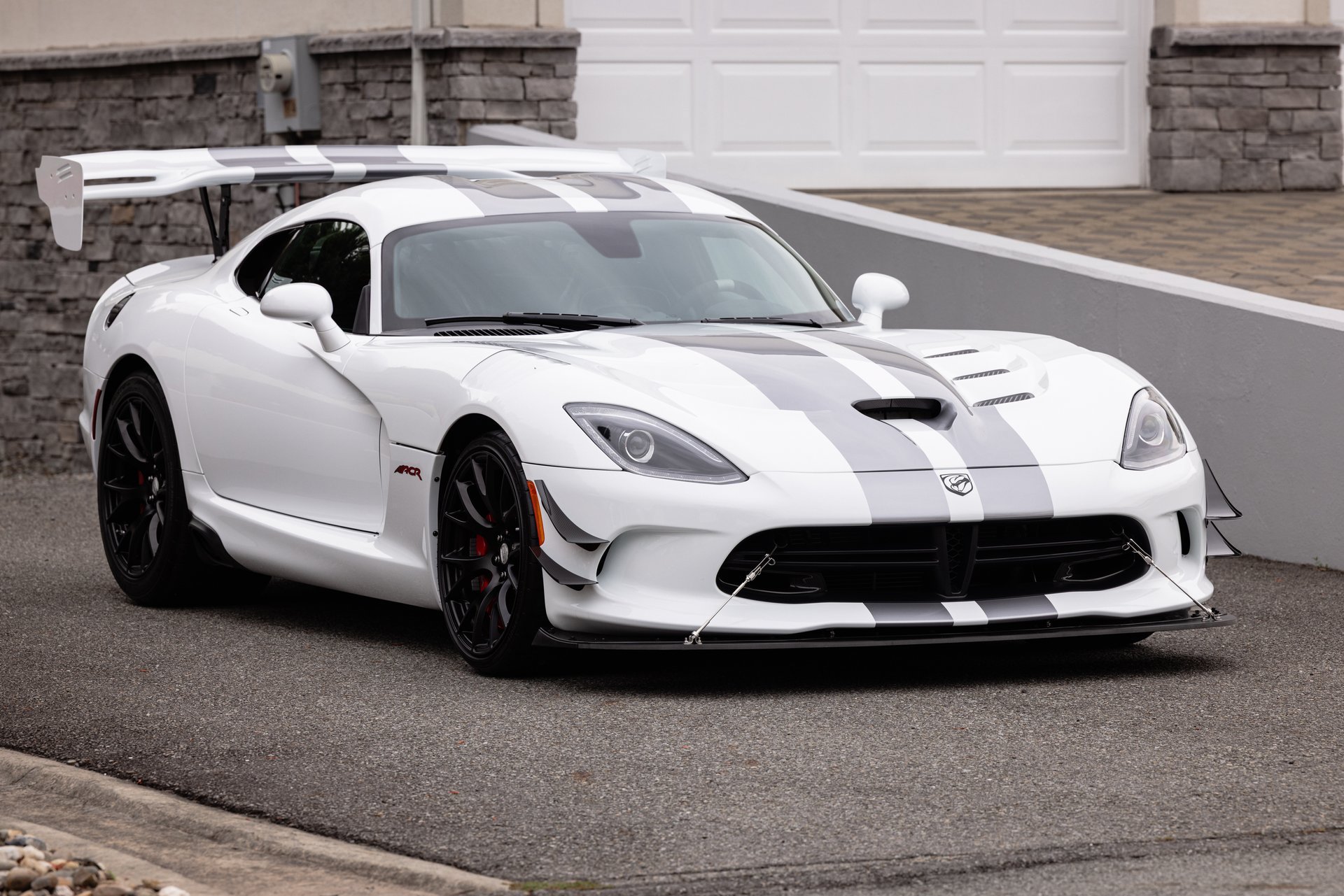 Used 2017 Dodge Viper ACR w/ Extreme Aero Package RWD image 8