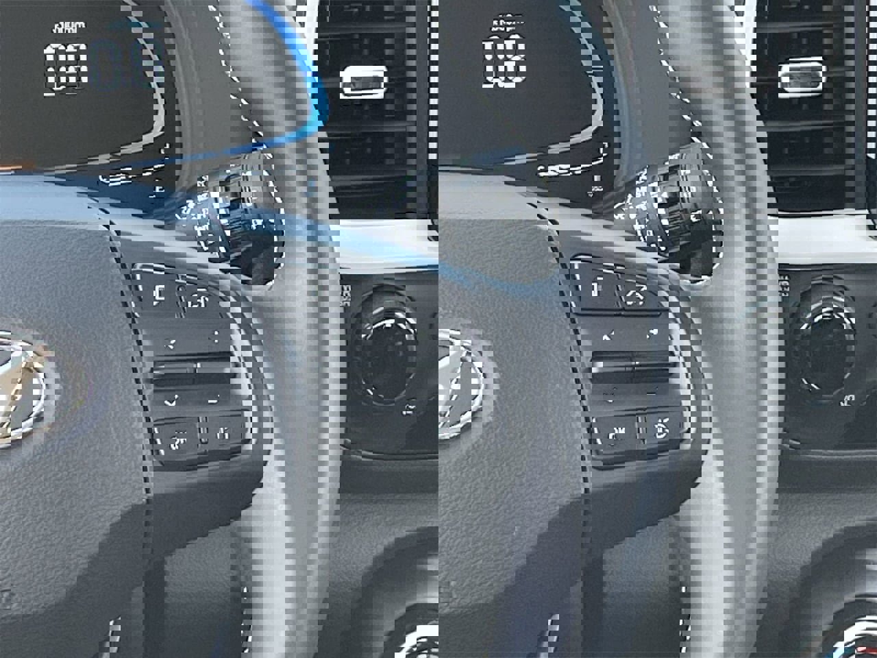 Certified 2026 Hyundai Venue SEL image 23