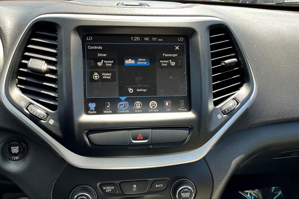Used 2017 Jeep Cherokee Limited AWD/4WD image 17