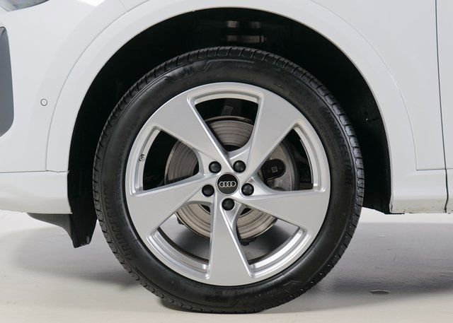 Certified 2025 Audi Q5 Premium Plus image 30