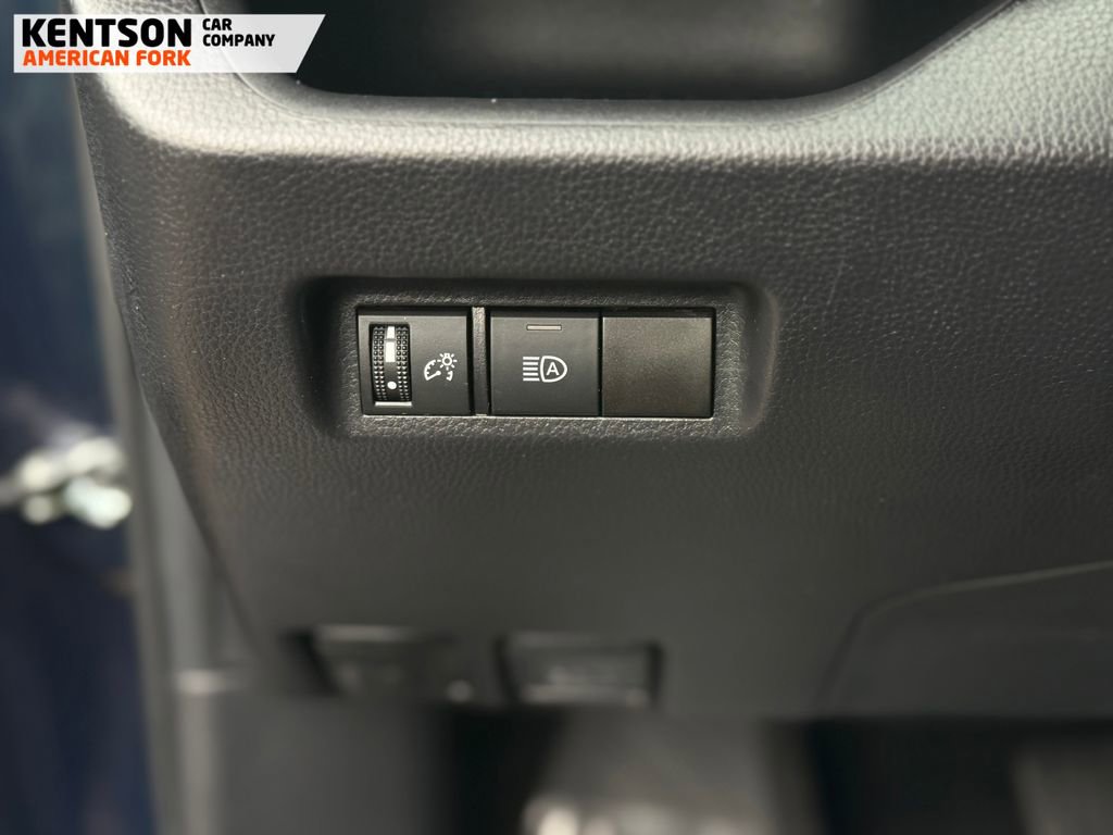 Used 2025 Toyota RAV4 XLE image 21