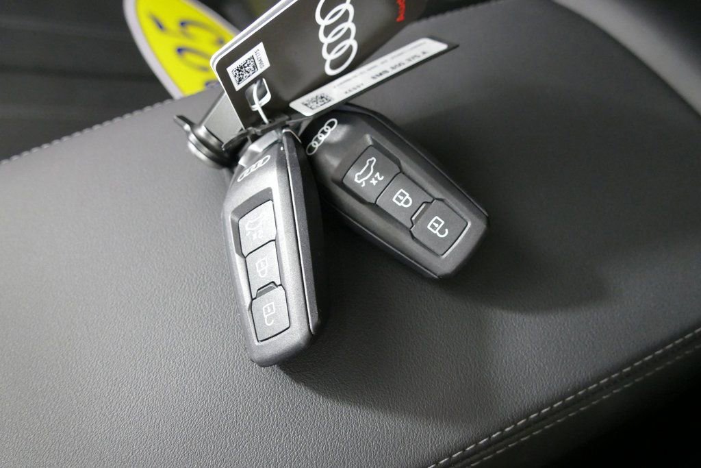 Used 2025 Audi Q5 Premium Plus w/ Premium Plus AWD/4WD image 20