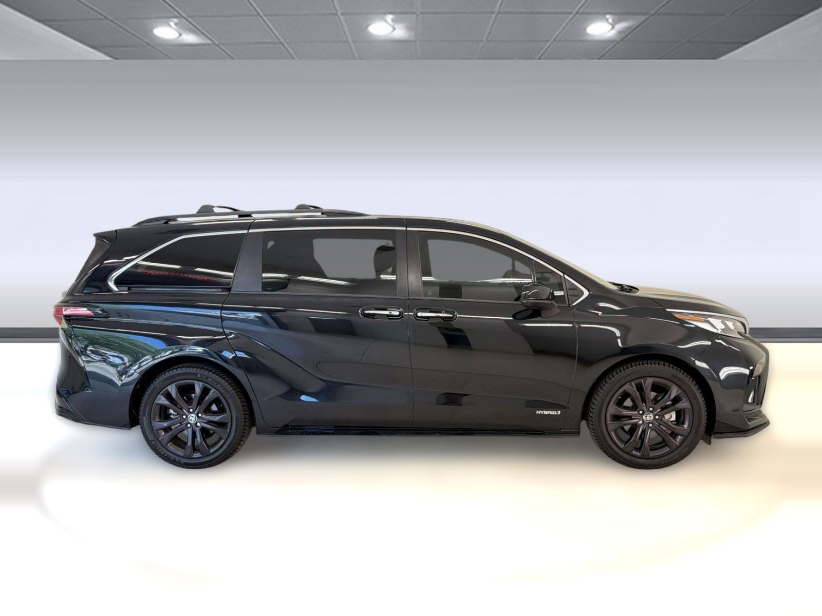 Used 2021 Toyota Sienna XSE w/ XSE Plus Package image 8