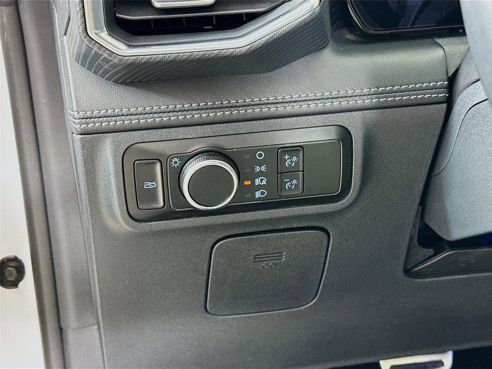 Used 2024 Ford Mustang Premium image 10