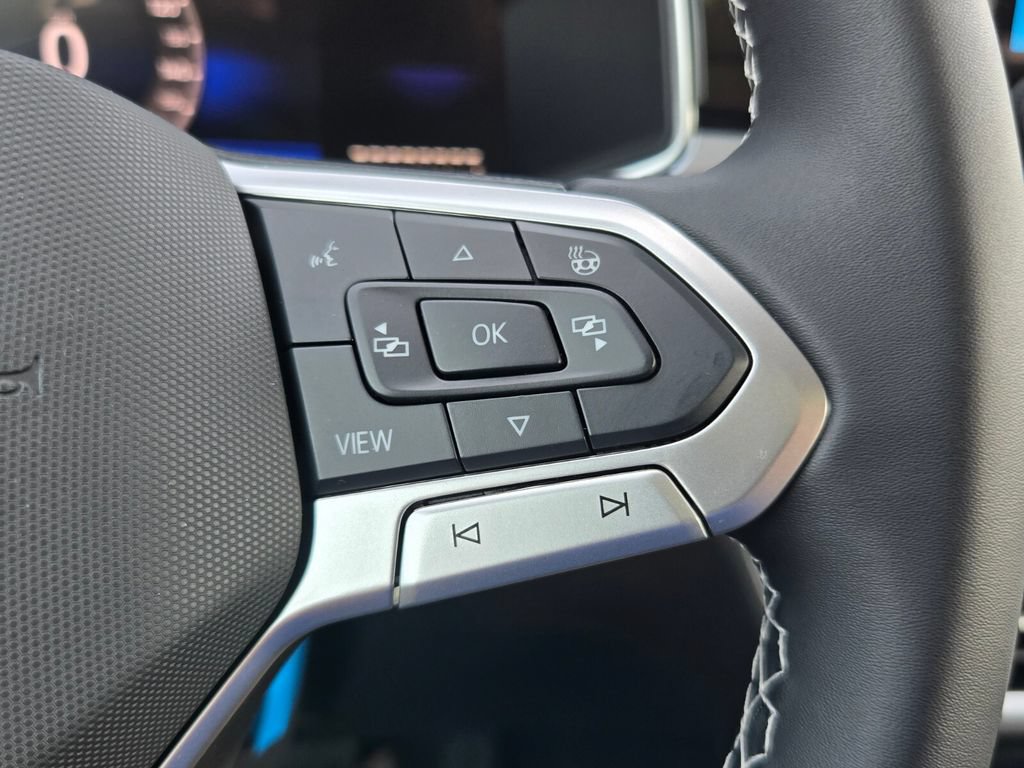 New 2026 Volkswagen Taos SE FWD image 12