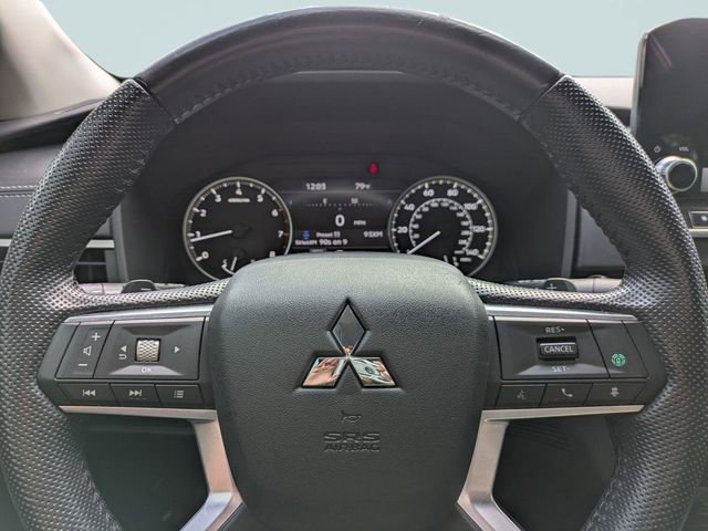 Used 2022 Mitsubishi Outlander SE image 30