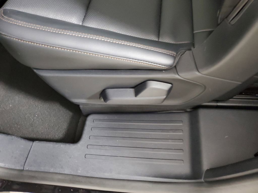 Used 2025 Lincoln Aviator 2WD w/ Jet Appearance Package image 12