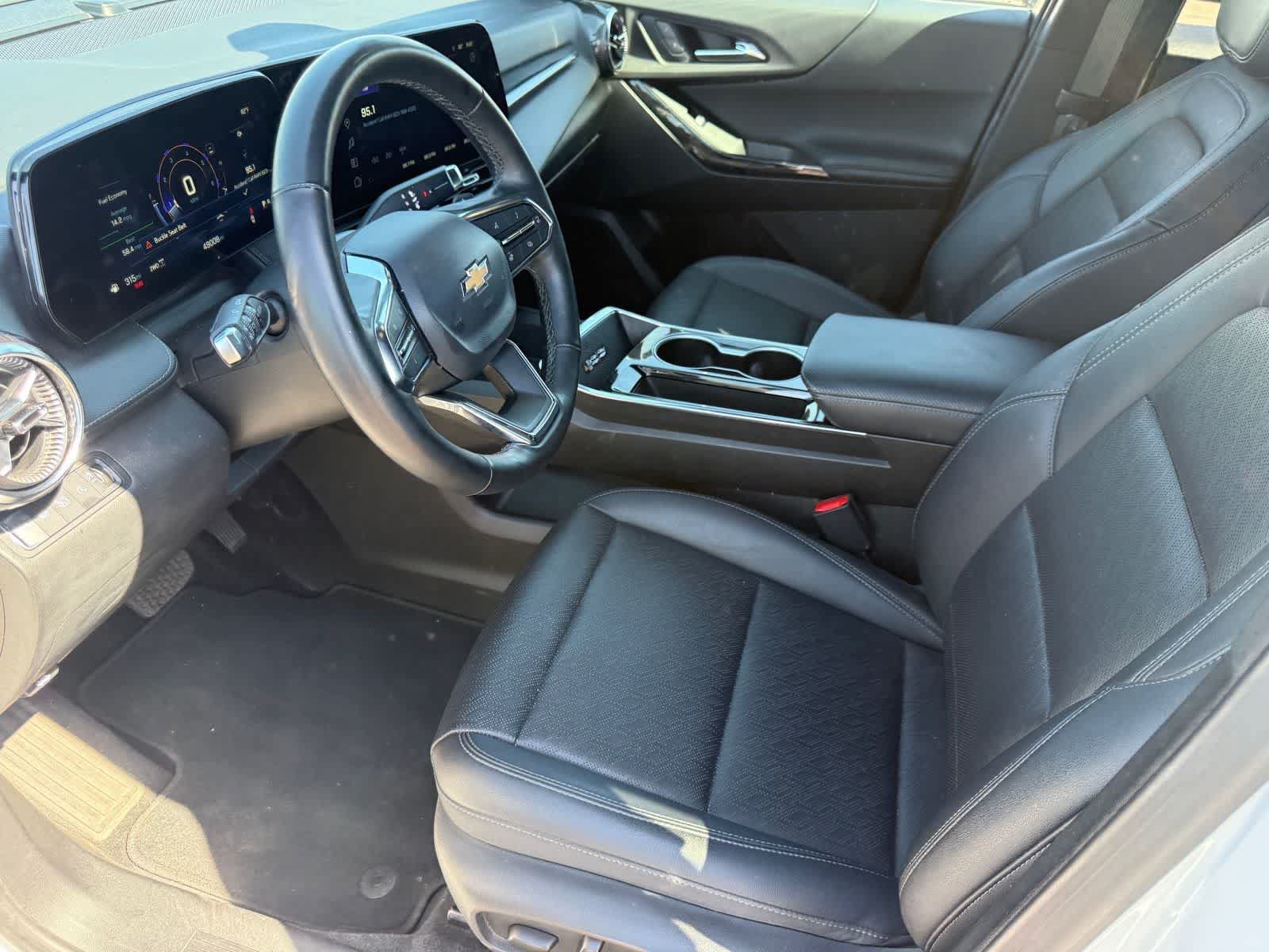 Used 2025 Chevrolet Equinox LT w/ Convenience Package II AWD/4WD image 9