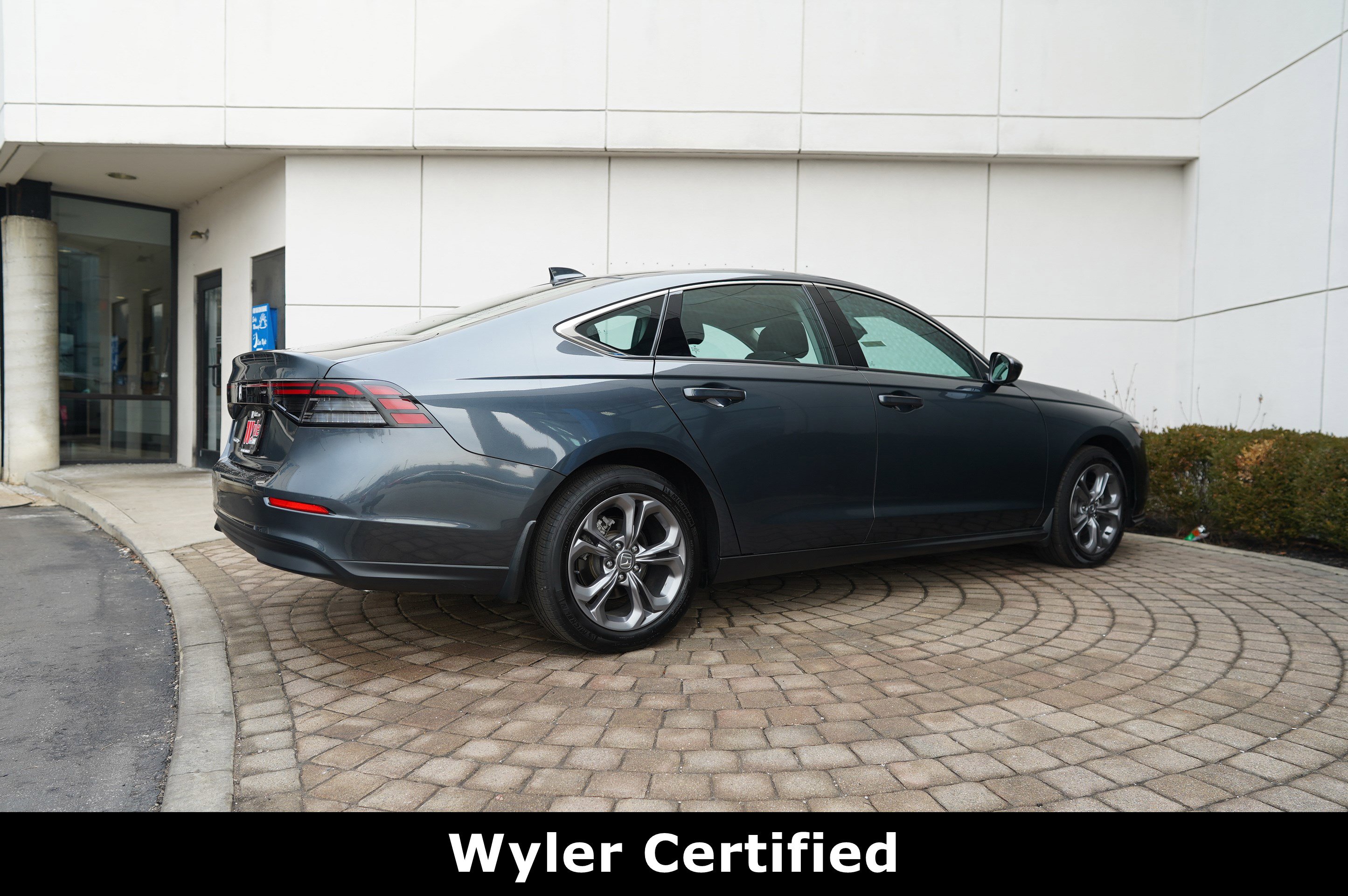 Used 2024 Honda Accord EX image 3