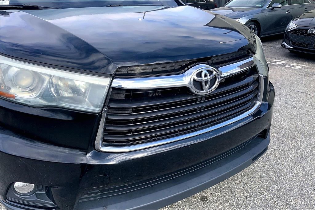 Used 2015 Toyota Highlander LE image 31
